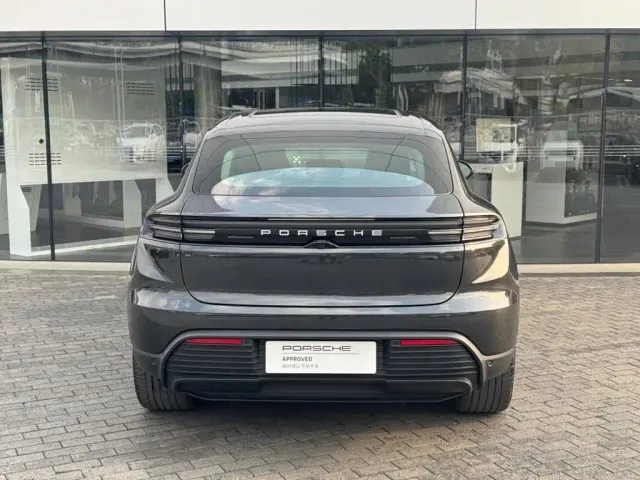 Porsche Macan EV — Фото автомобиля 9