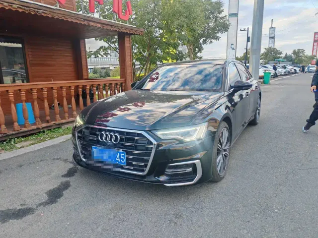 Фотография автомобиля — Audi A6L