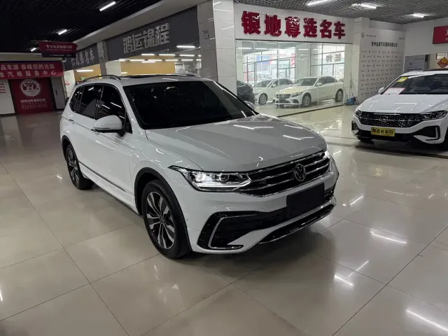 Volkswagen Tiguan L 2025 330TSI Automatic 2WD R-Line Dragon Glory Edition — Фото автомобиля 3