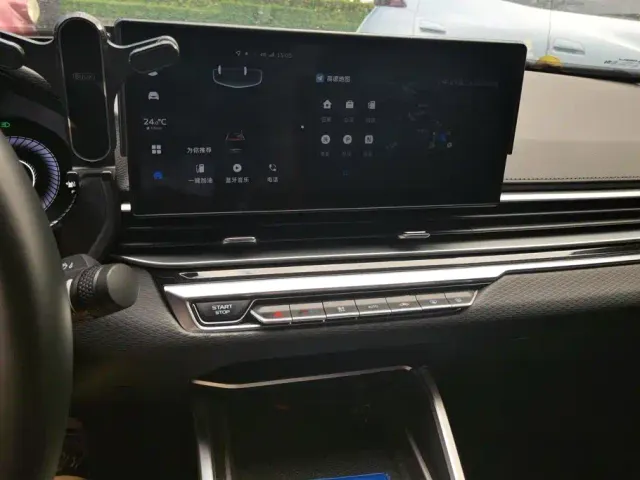 Geely Emgrand — Фото автомобиля 12