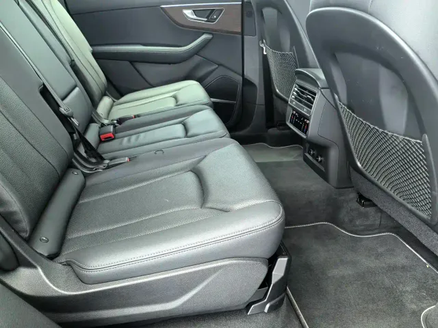 Audi Q7 — Фото автомобиля 4