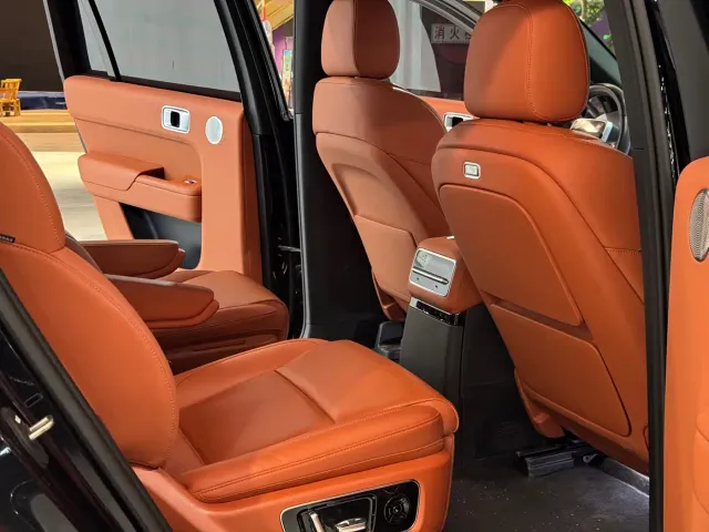 Li Auto L9 — Фото автомобиля 13