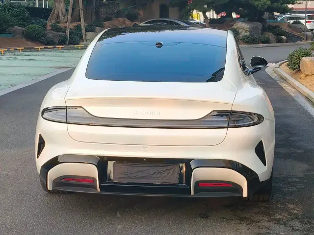 Xiaomi SU7 — Фото автомобиля 16