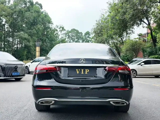 Mercedes-Benz E-Class — Фото автомобиля 8