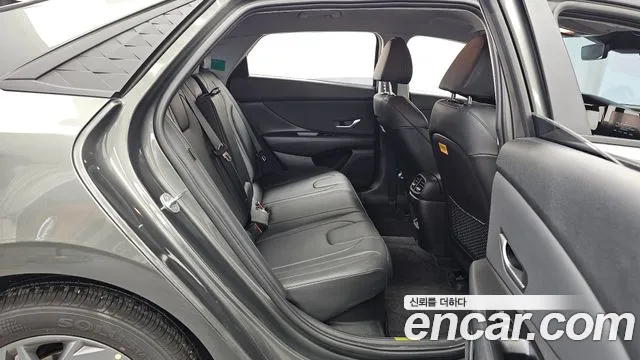Hyundai Avante CN7 — Фото автомобиля 12