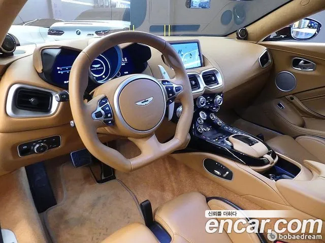 Aston Martin Vantage — Фото автомобиля 4