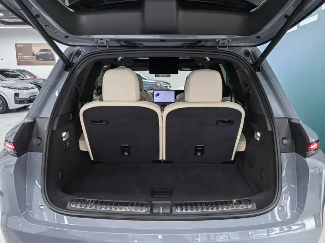 Li Auto L8 — Фото автомобиля 6
