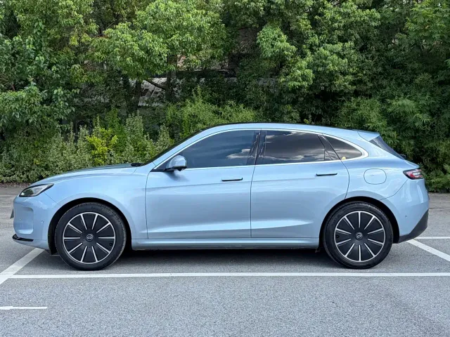 Aito M5 — Фото автомобиля 4