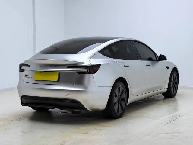 Tesla Model 3 2025 Model Rear-Wheel Drive Edition — Фото автомобиля 10