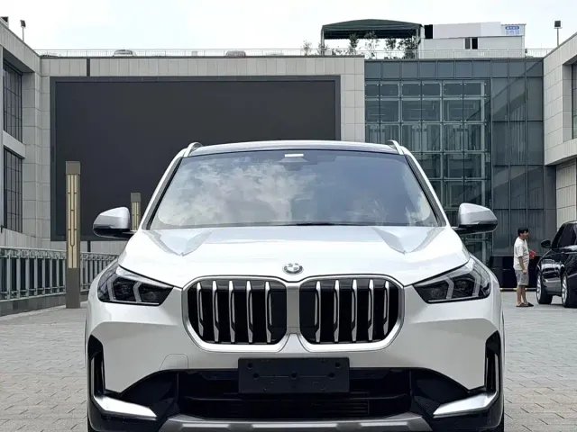 BMW X1 — Фото автомобиля 2