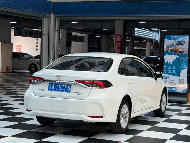 Toyota Corolla — Фото автомобиля 5