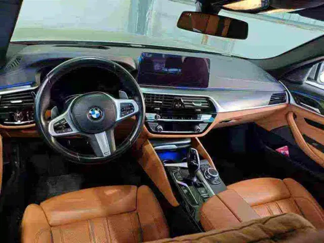 BMW 5 Series — Фото автомобиля 4
