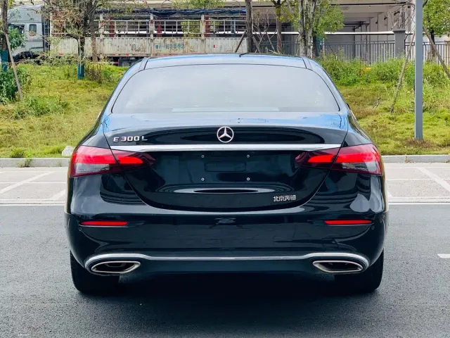 Mercedes-Benz E-Class — Фото автомобиля 7