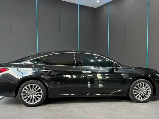 Toyota Avalon — Фото автомобиля 5