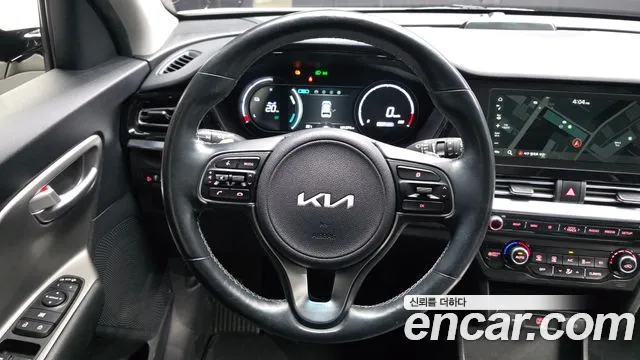 Kia Niro — Фото автомобиля 19