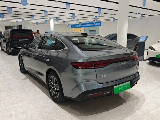 BYD Qin L — Фото автомобиля 13