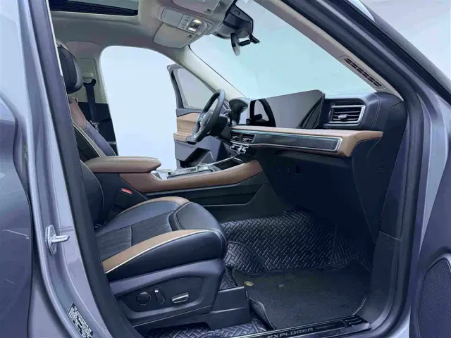 Ford Explorer 2023 EcoBoost 285 AWD Titanium Edition 7-Seater — Фото автомобиля 11