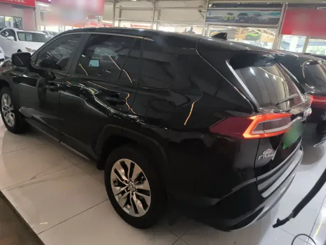 Toyota Wildlander — Фото автомобиля 22