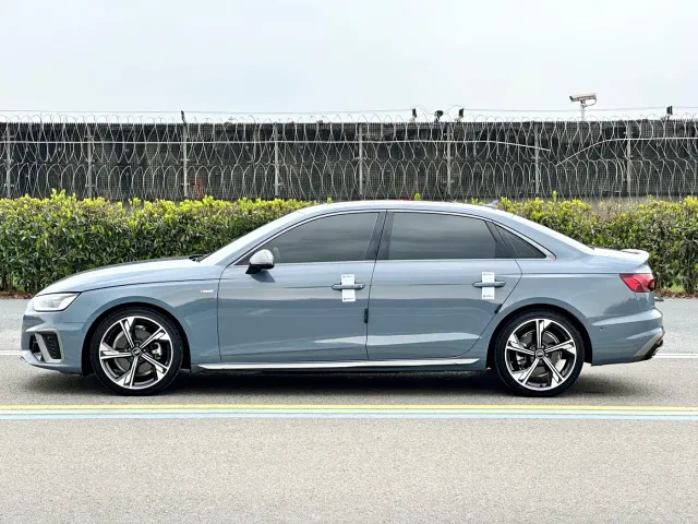 Audi Audi A4L 2022 40 TFSI quattro RS Kit Burning Speed — Фото автомобиля 4