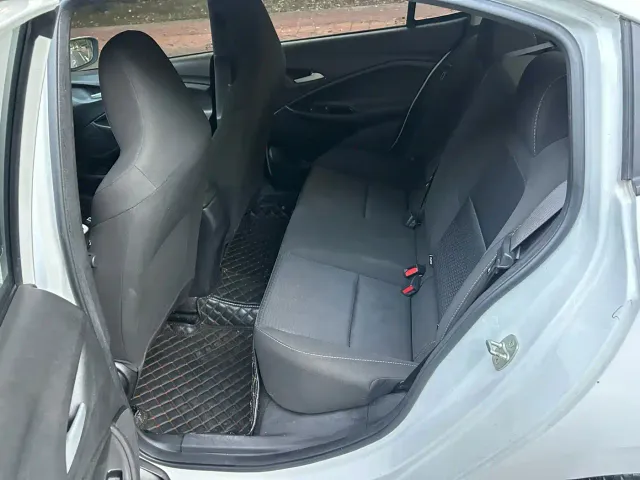 Chevrolet Cavalier — Фото автомобиля 7