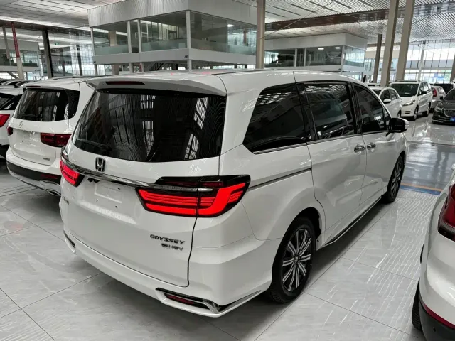Honda Odyssey — Фото автомобиля 15