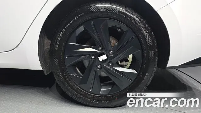 Hyundai Avante CN7 — Фото автомобиля 6