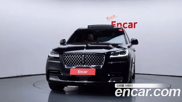 Lincoln Aviator — Фото автомобиля 3