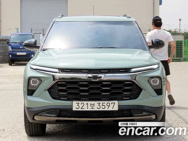 ChevroletGMDaewoo Trailblazer Новый Trailblazer 1.3 турбо 4WD — Фото автомобиля 3