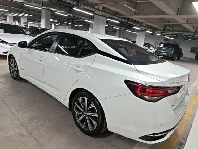 Nissan Sylphy — Фото автомобиля 4