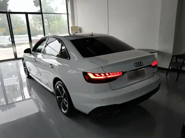 Audi A4L — Фото автомобиля 4