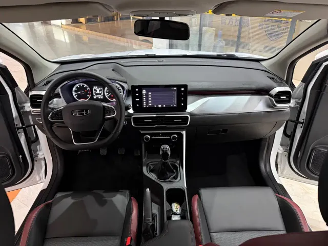 Geely Binyue — Фото автомобиля 12