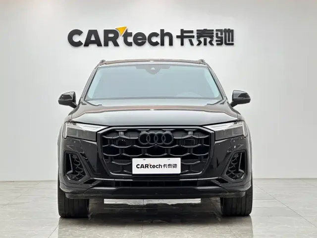 Audi Q7 — Фото автомобиля 7