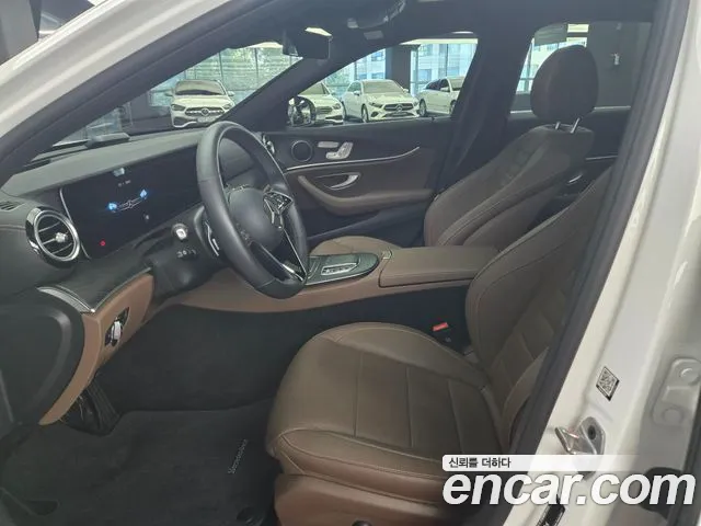 Mercedes-Benz E-Class — Фото автомобиля 8