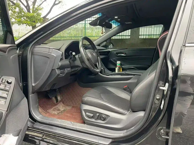 Toyota Avalon 2019 2.0L Luxury Edition (China VI) — Фото автомобиля 8
