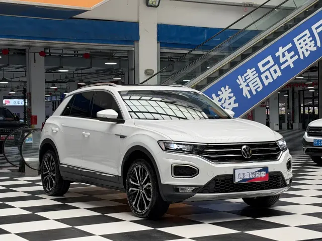 Volkswagen T-Roc — Фото автомобиля 3