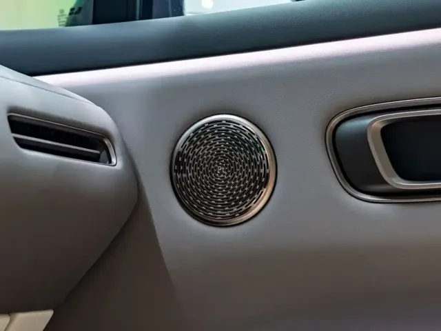 Li Auto Li i8 2025 Standard Edition — Фото автомобиля 15