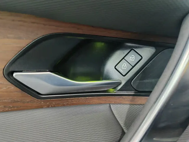 Land Rover Discovery Sport — Фото автомобиля 14