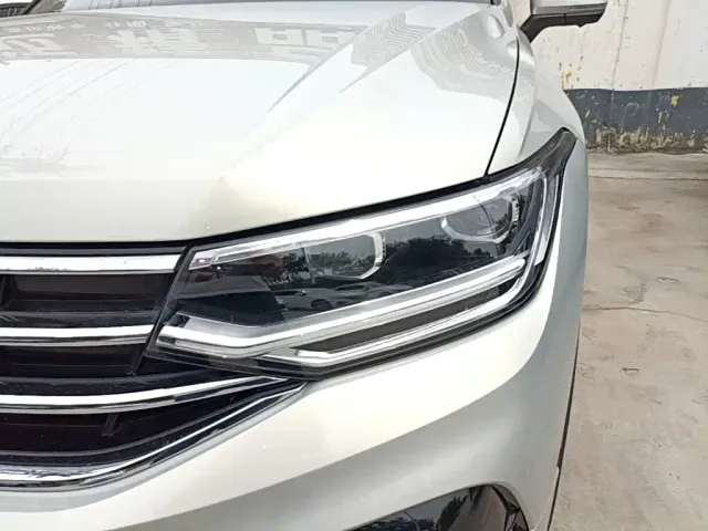 Volkswagen Tiguan L — Фото автомобиля 23