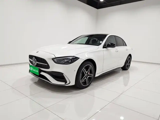 Фотография автомобиля — Mercedes-Benz C-Class