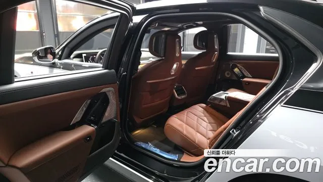 BMW 7 Series — Фото автомобиля 16
