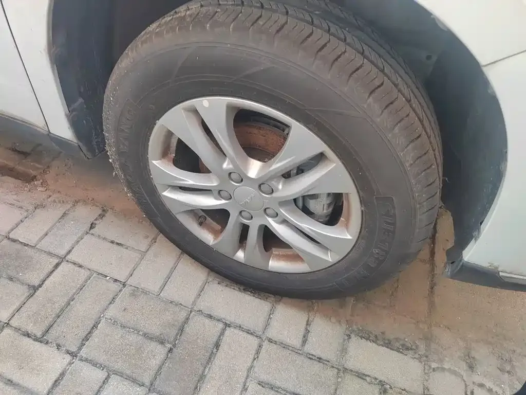 Haval Haval M6 2023 PLUS 1.5T DCT Elite Smart Connect — Фото автомобиля 24