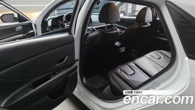 Hyundai AVANTE Avante (CN7) — Фото автомобиля 11