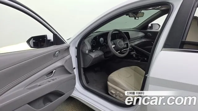 Hyundai Avante CN7 — Фото автомобиля 10