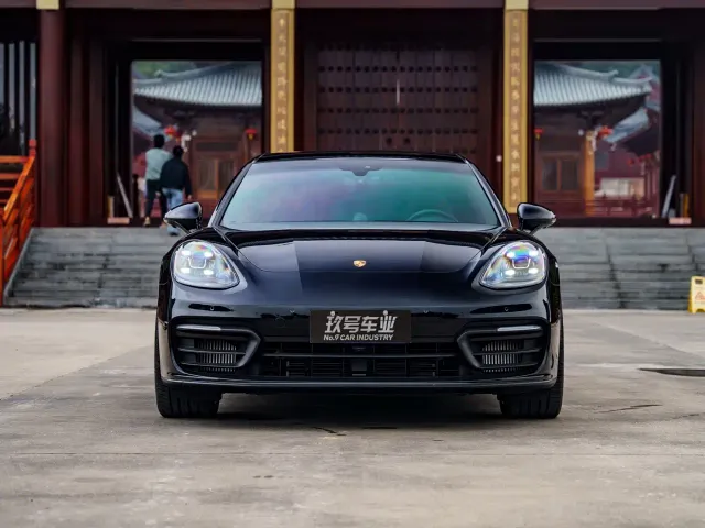 Porsche Panamera — Фото автомобиля 2