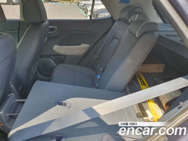 Hyundai Venue — Фото автомобиля 12