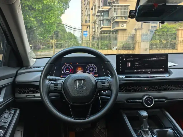 Honda Accord — Фото автомобиля 6