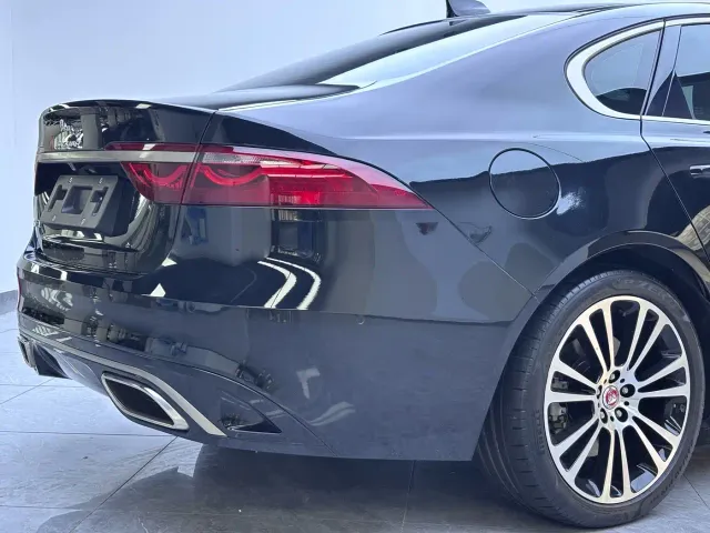 Jaguar XFL — Фото автомобиля 18