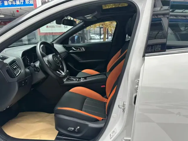 Mazda CX-4 — Фото автомобиля 12