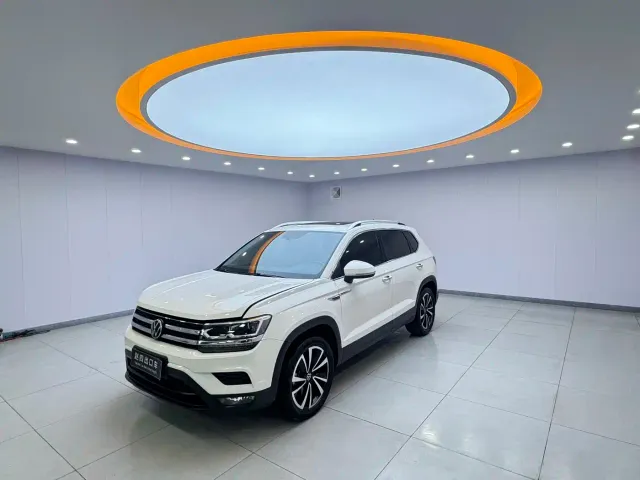 Фотография автомобиля — Volkswagen Tharu