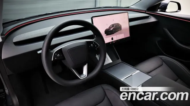 Tesla Model 3 — Фото автомобиля 7
